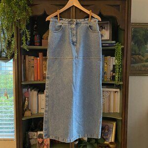 Newport News Jeanology Denim Maxi Skirt – Size 10 – Full Length